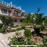Trogir Beachfront Retreat Willa *