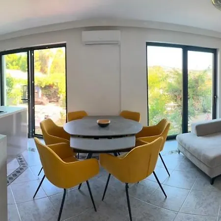 Beachfront Pantana تروغير