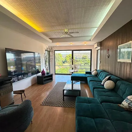 Beachfront Pantana تروغير